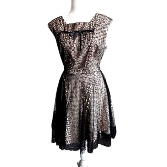 Anthropologie Eva Franco Black Lace Swing Dress Sleeveless Elegant SZ 4 - Picture 2 of 12